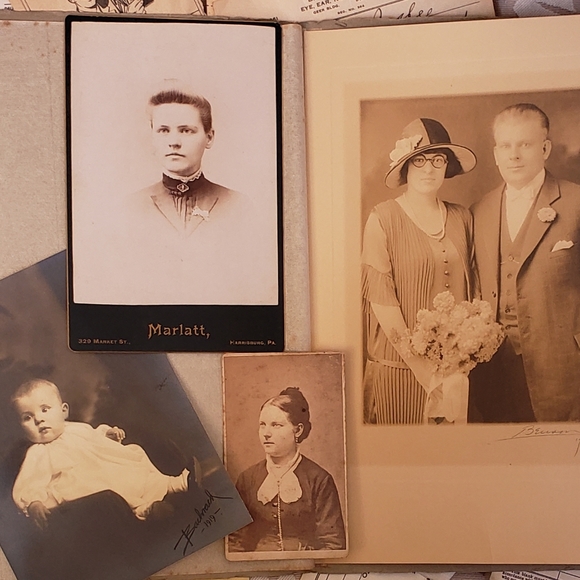 200+ piece vintage ephemera, junk journal supplies etc. - Picture 6 of 12